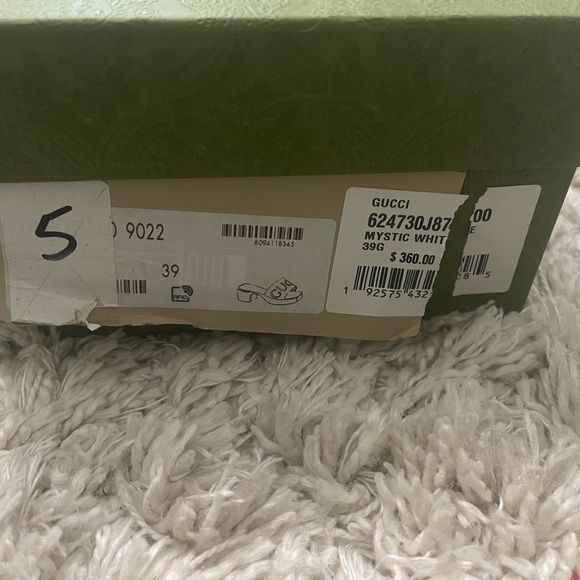 GUCCI WOMEN'S RUBBER SLIDE SANDAL - Picture 3 of 7